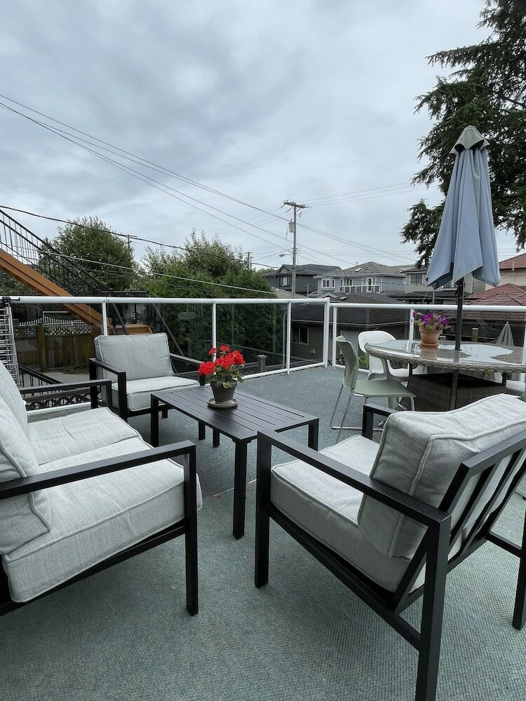 Фото Cozy Bedrooms Guest House