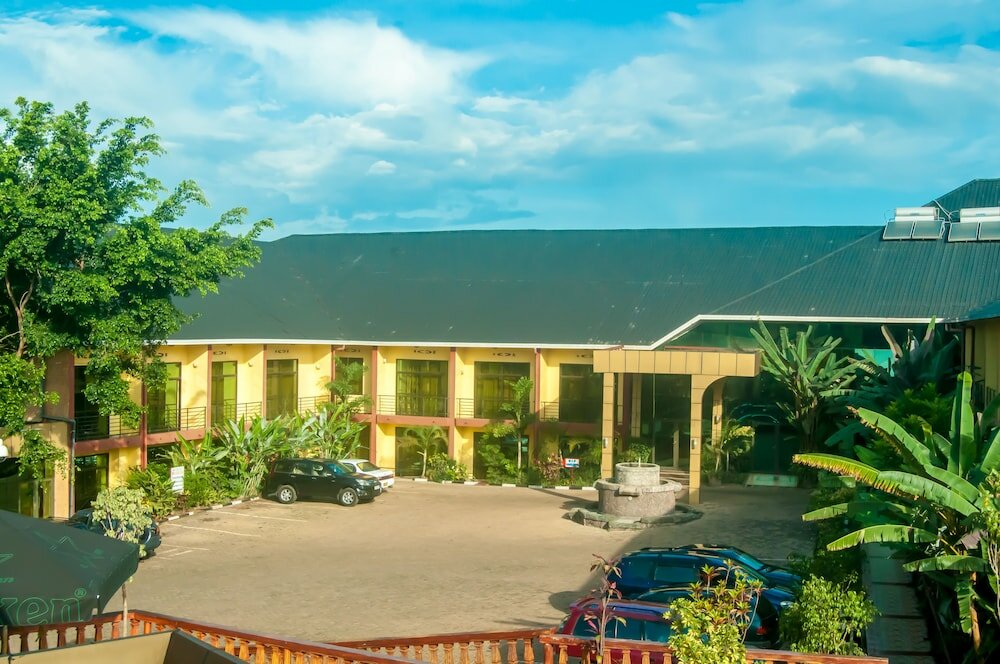 Фото Hotel Hilltop Country Club