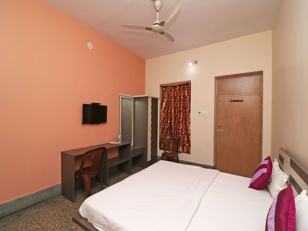 Фото Hotel Saraogi