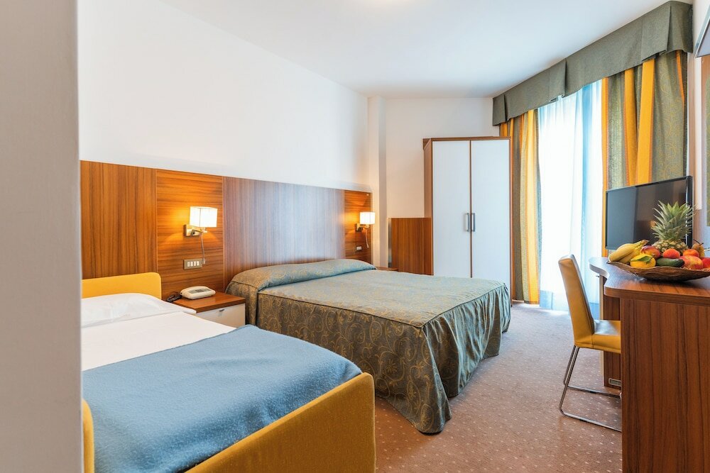 Фото Hotel Touring