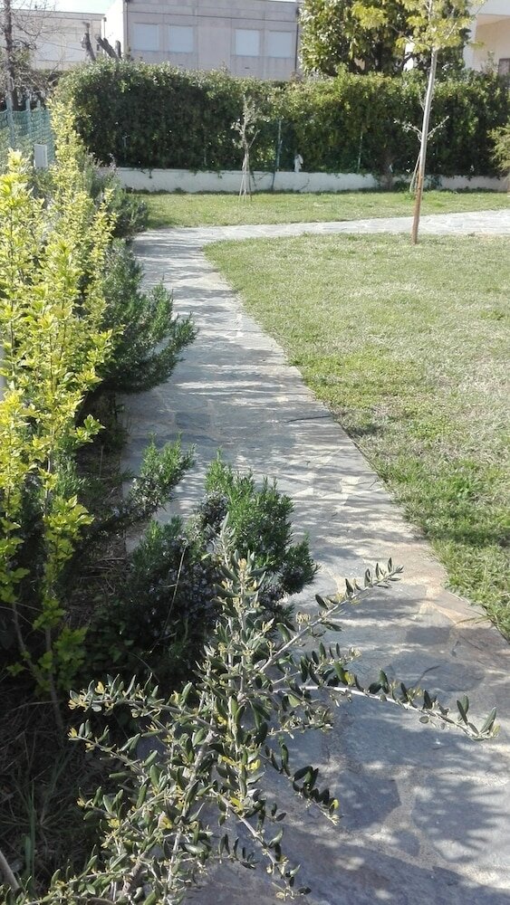 Фото La Bouganville B&b