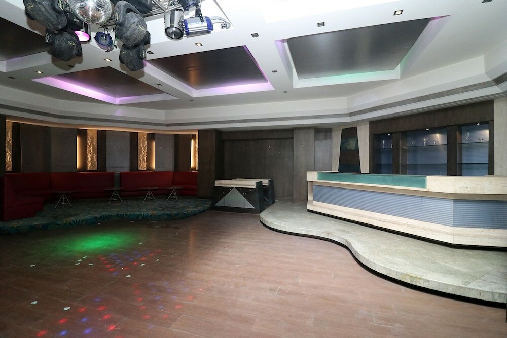 Фото Oyo 25046 Hotel The Orient Taj