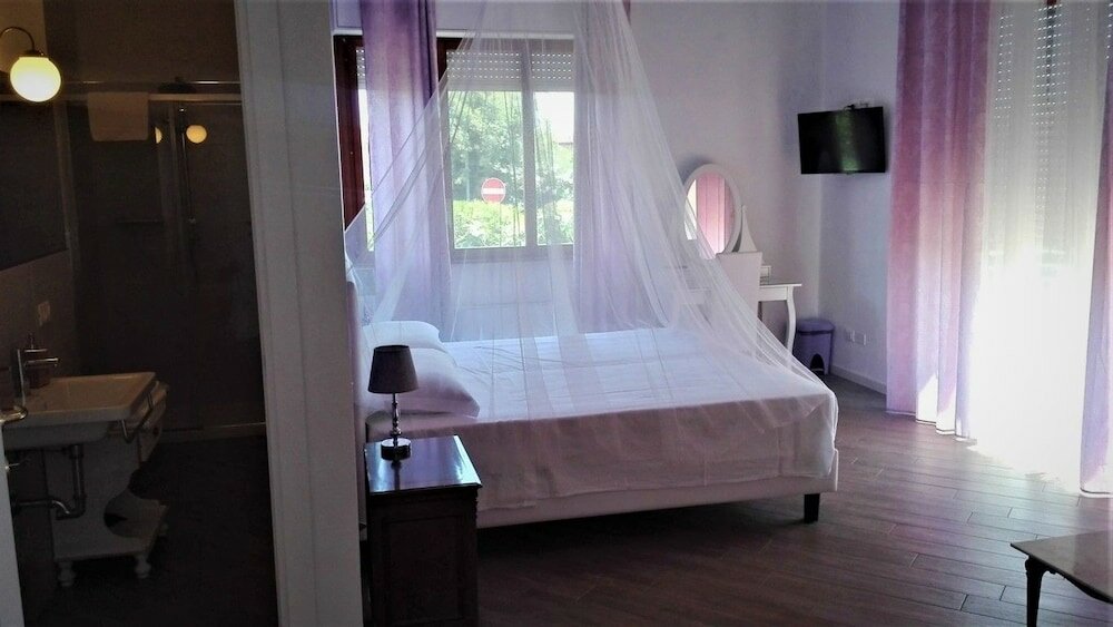 Фото La Bouganville B&b