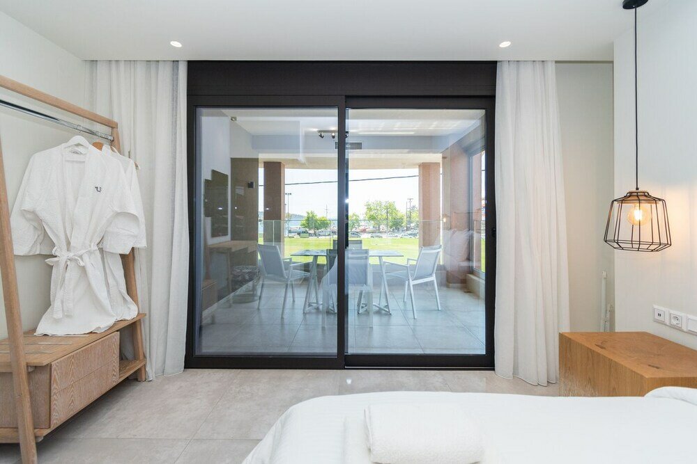 Фото Thetis Boutique Apartments