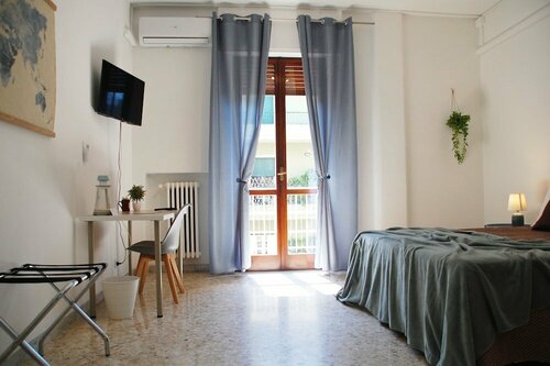 Гостиница Bari Rooms Central Station в Бари