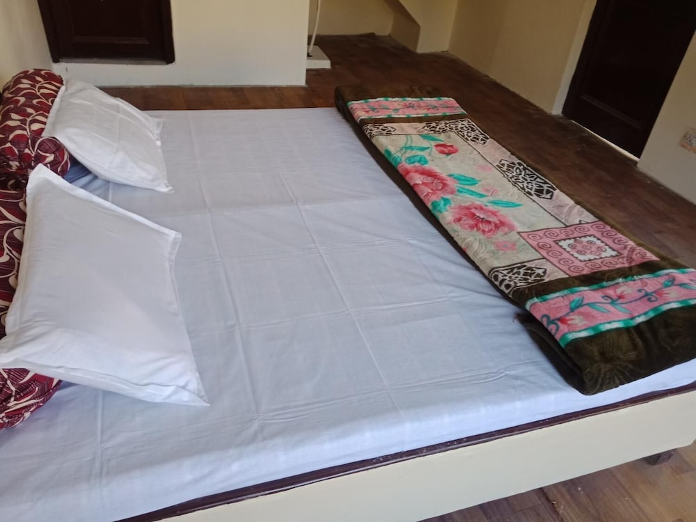 Фото Hotel Pine Spring