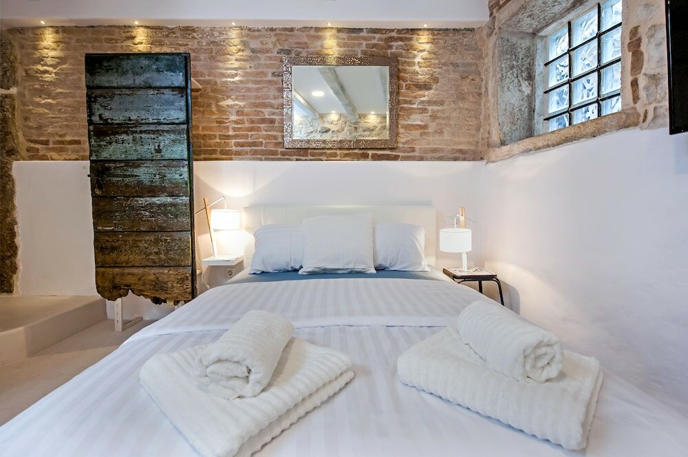 Фото Luna Rooms and Studios