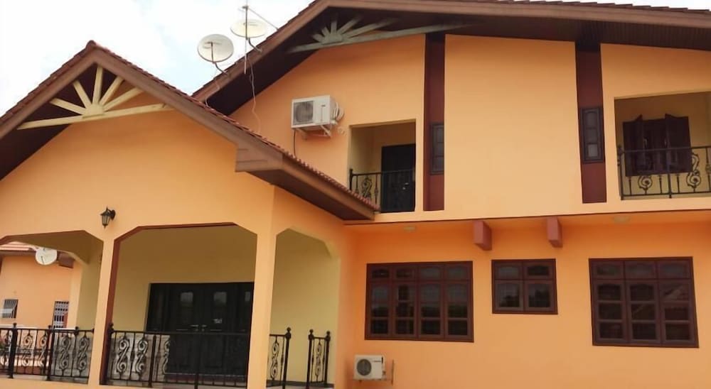 Фото Ponderosa Travel Lodge