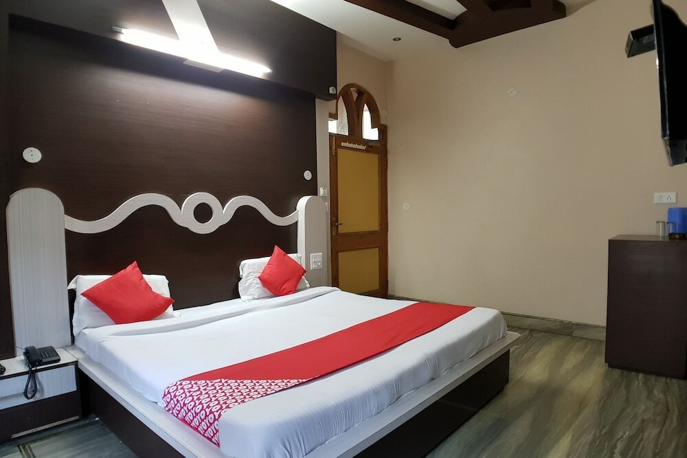 Фото Oyo 30576 Satyam Regency