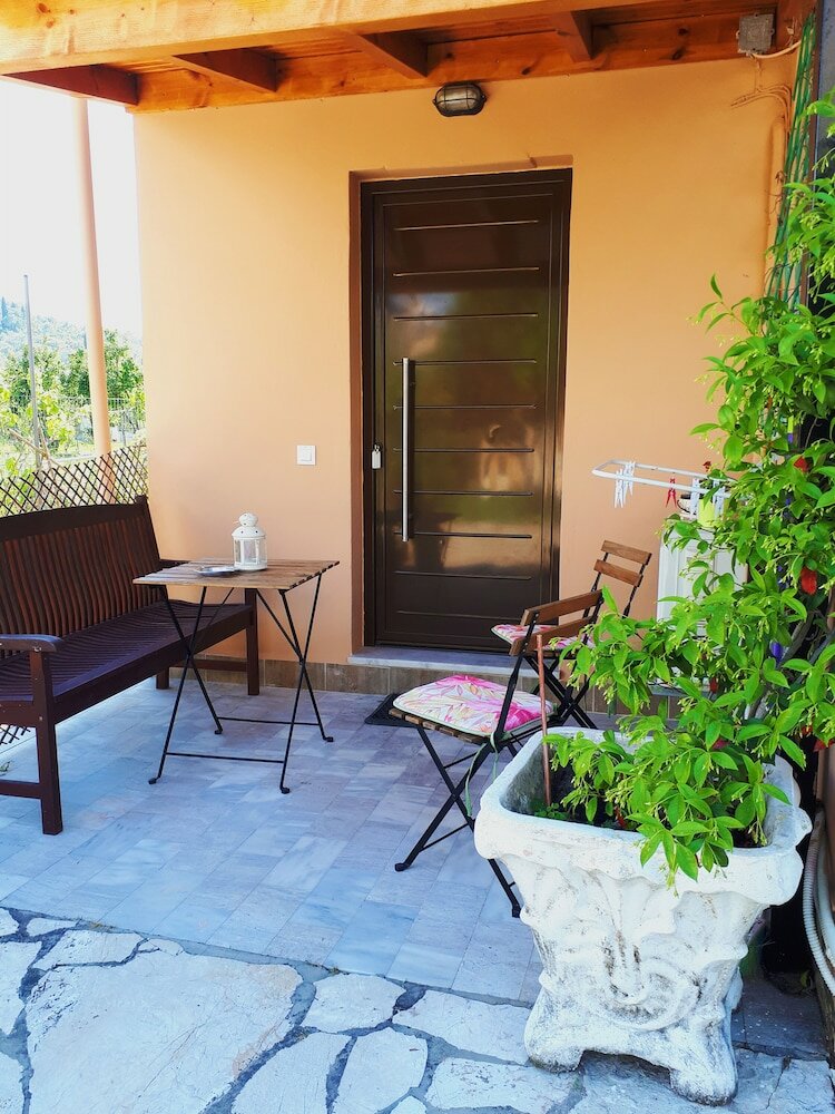 Фото Antzela Apartments