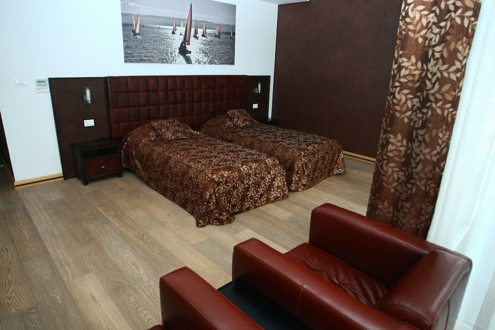 Фото Sky View Luxury Apartments