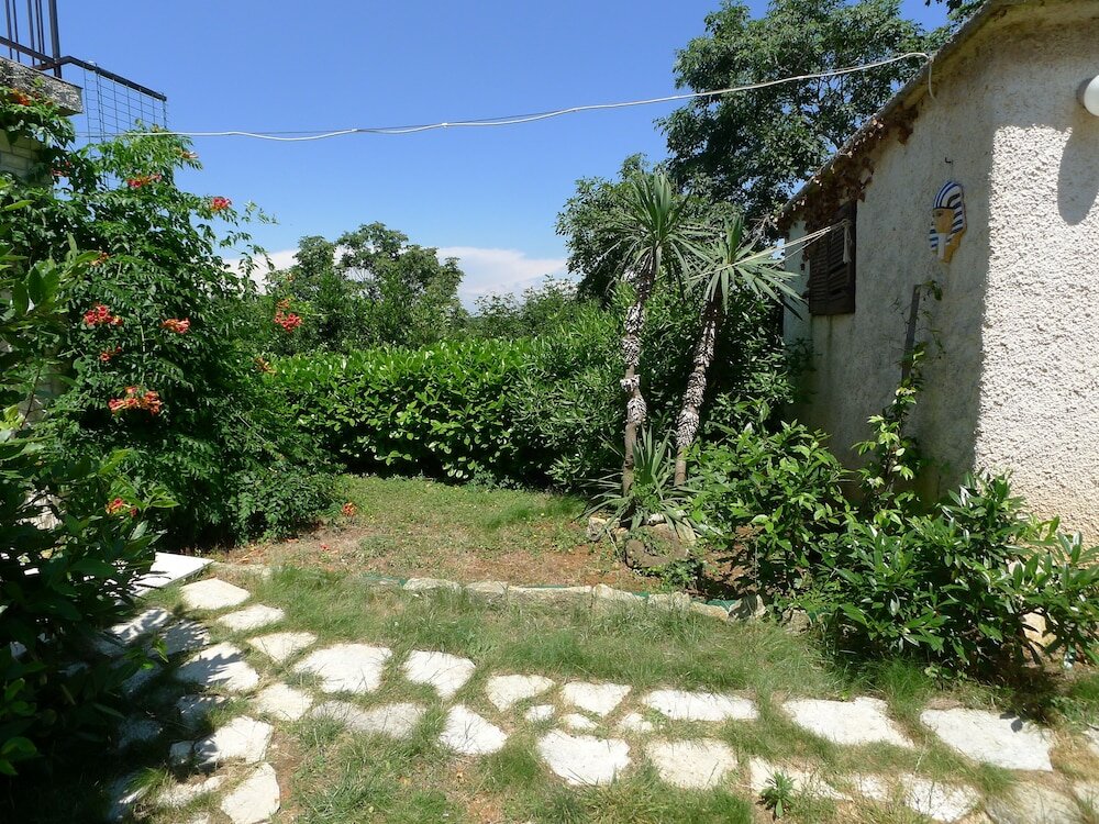 Фото Apartment for 3 Persons in Quiet Part of Premantura With Beautiful Garden and Partial sea View