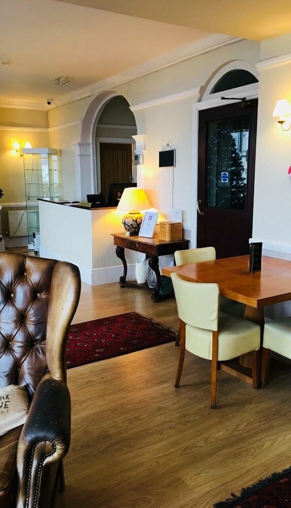 Фото The Leam Hotel