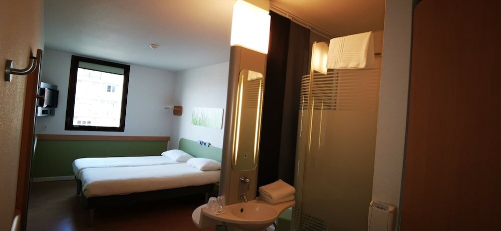 Фото Ibis Budget Nimes Centre Gare
