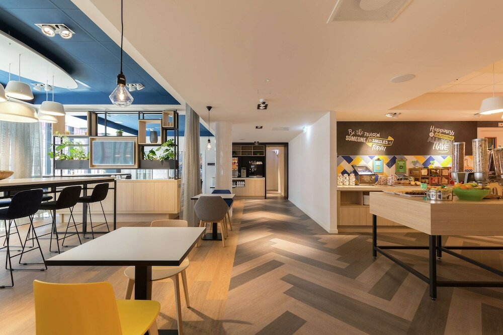 Фото Hampton by Hilton Antwerp Central Station