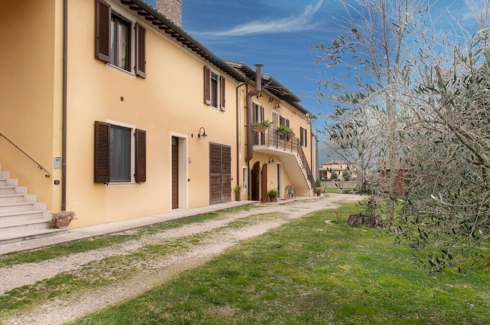 Фото Agriturismo Lustrinu