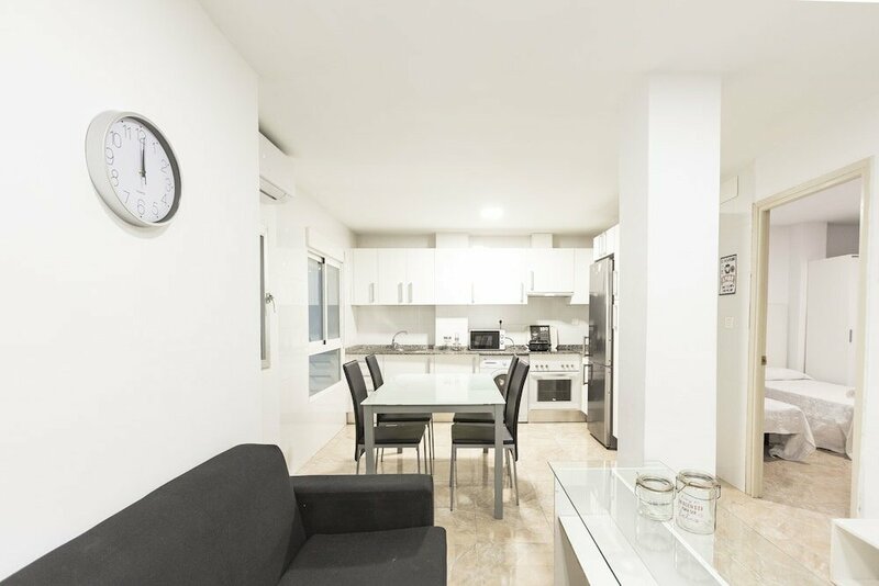 Гостиница Surtrip Apartamentos - Tórtola I в Гранаде
