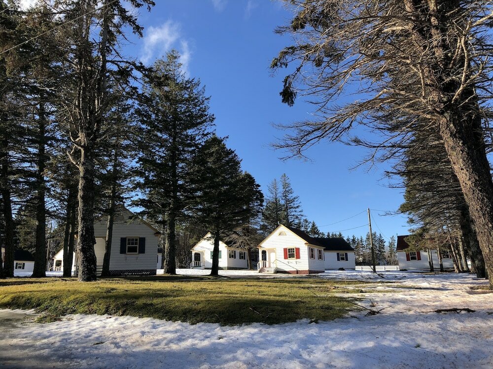 Фото Green Gables Bungalow Court