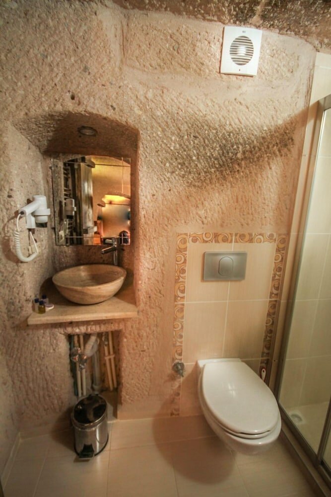 Фото Valley Inn Cave Hotel