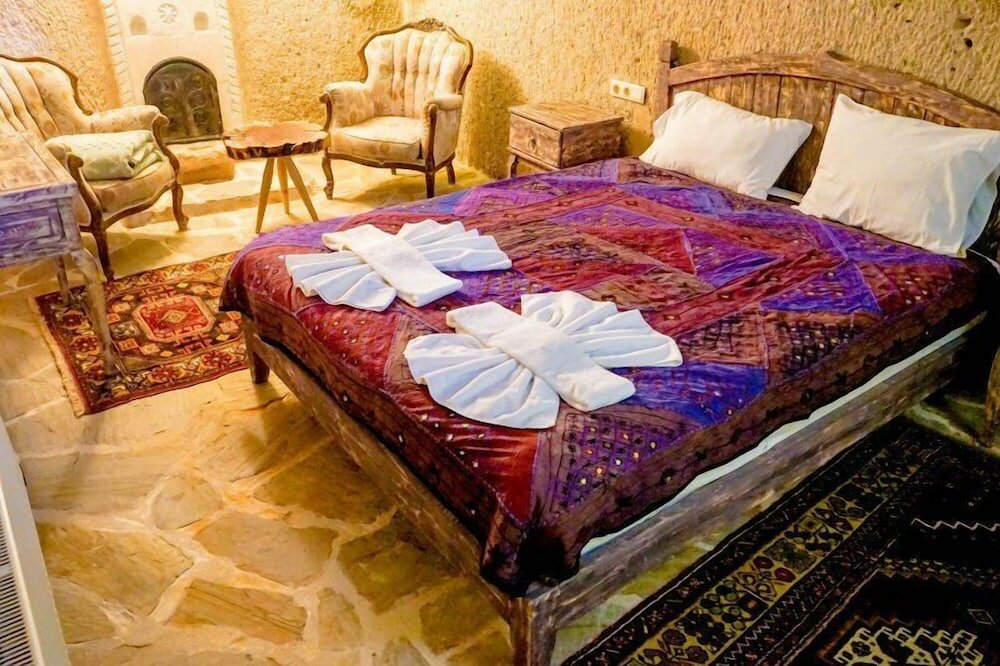 Фото Valley Inn Cave Hotel