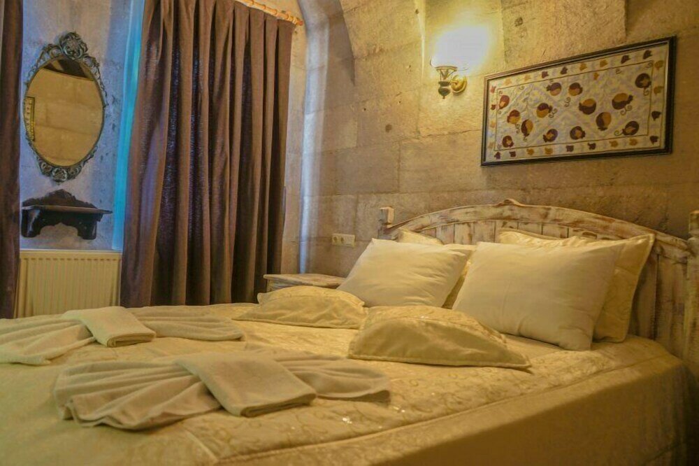 Фото Valley Inn Cave Hotel