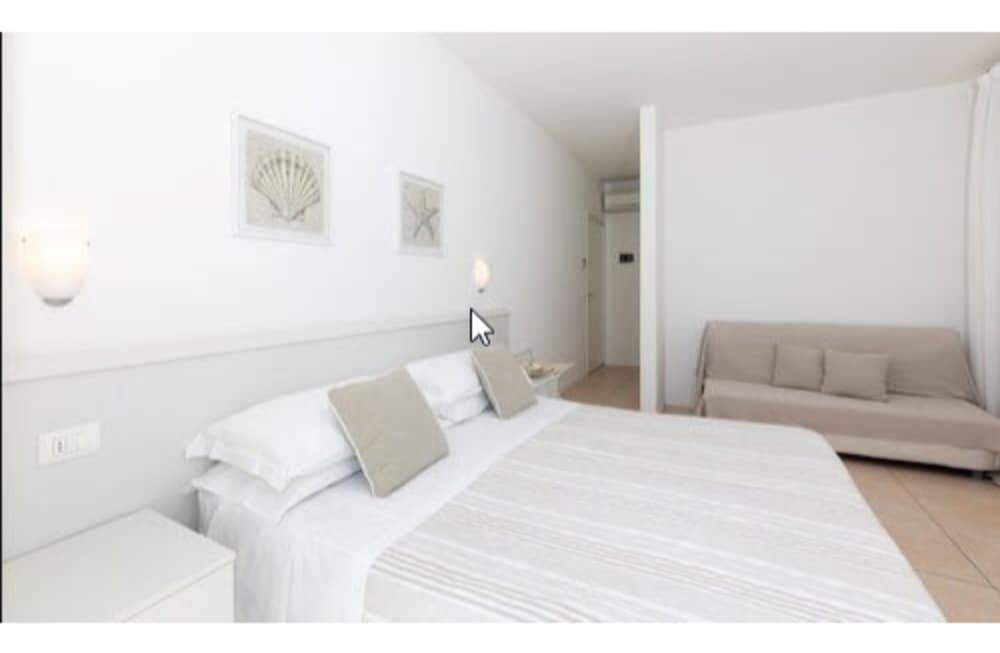 Фото Hotel Plaza Esplanade