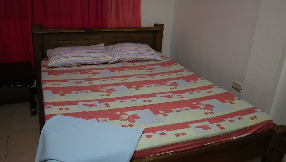 Фото Hundred Isles' Room Rentals and Transient House