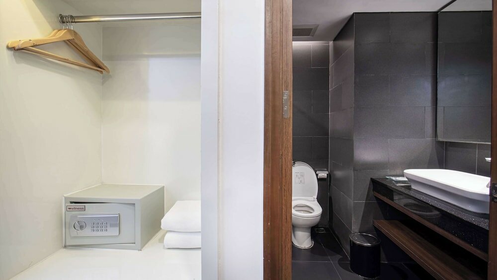 Фото Golden Tulip Essential Makassar