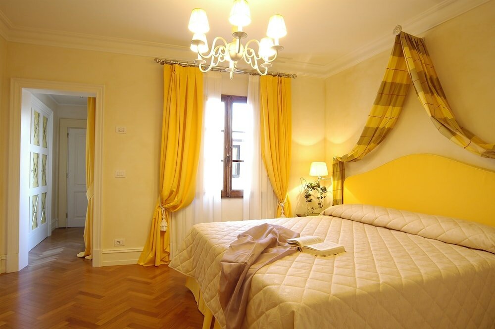 Фото Serristori Palace Residence