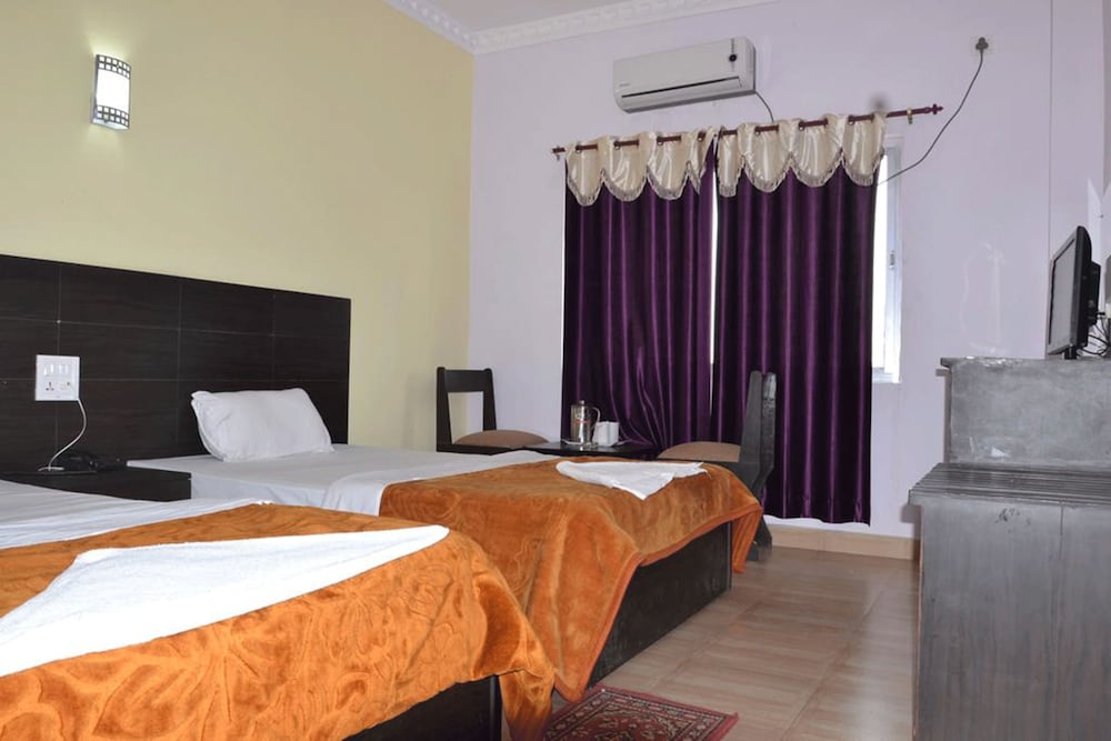 Фото Hotel Joshi