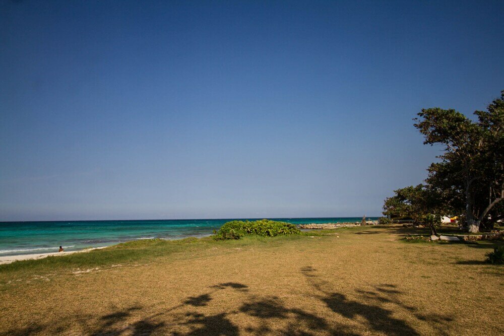 Фото Yellow Canary Beach Villa