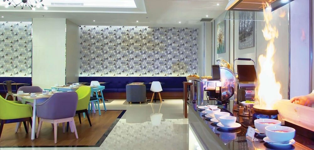 Фото Golden Tulip Essential Makassar