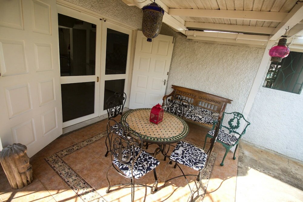 Фото Yellow Canary Beach Villa