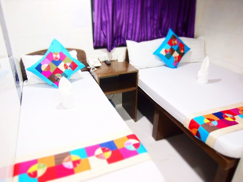 Фото Traveller's Hostel