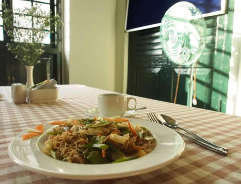 Фото 501 Merchant Bed & Breakfast - Hostel