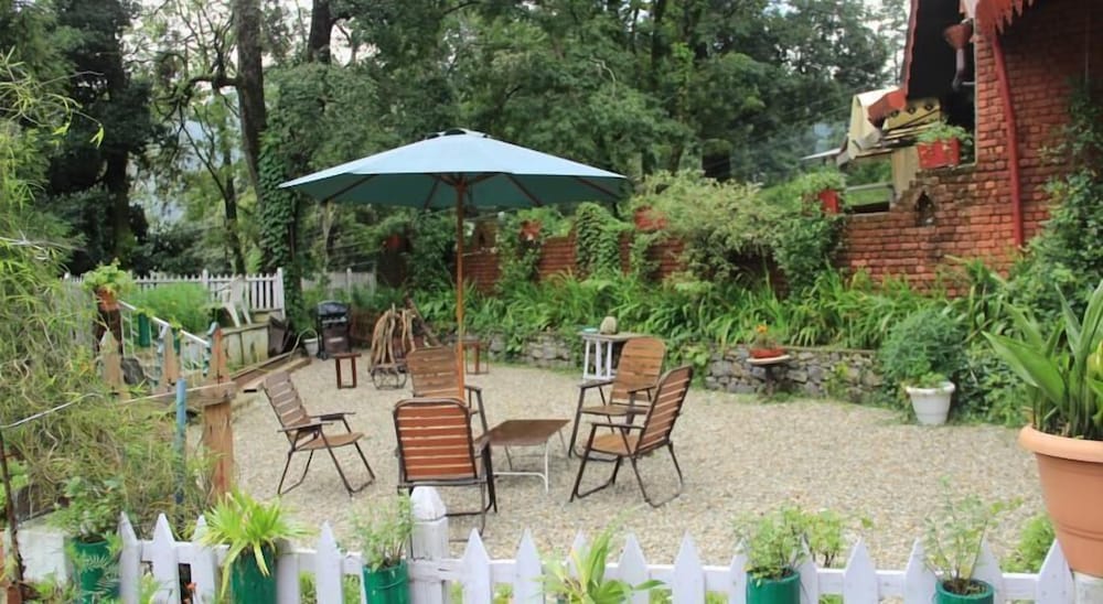 Фото Hotel Dev Cottage