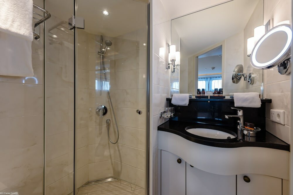 Фото Select Ms Charles Dickens - Neuss