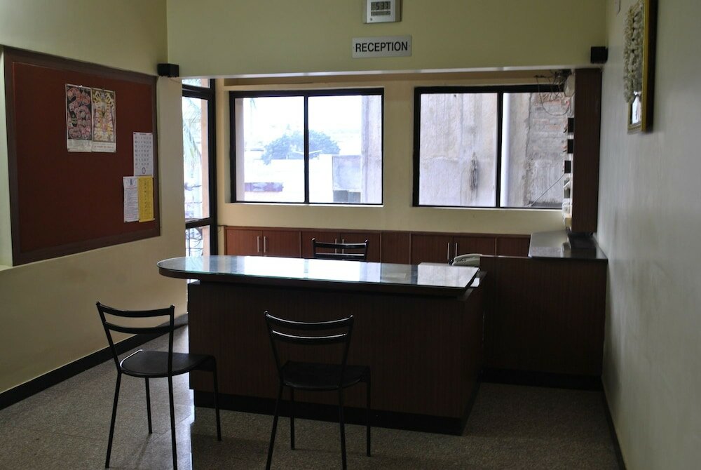 Фото Hotel B M Shree Residency