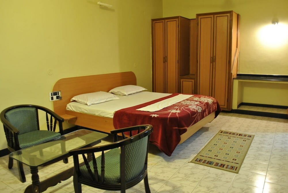 Фото Hotel B M Shree Residency