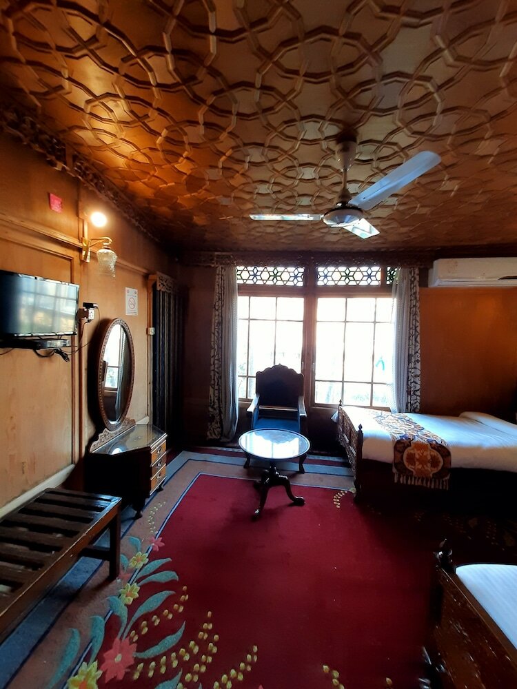 Фото Luxury Inn Badyari Palace Houseboats