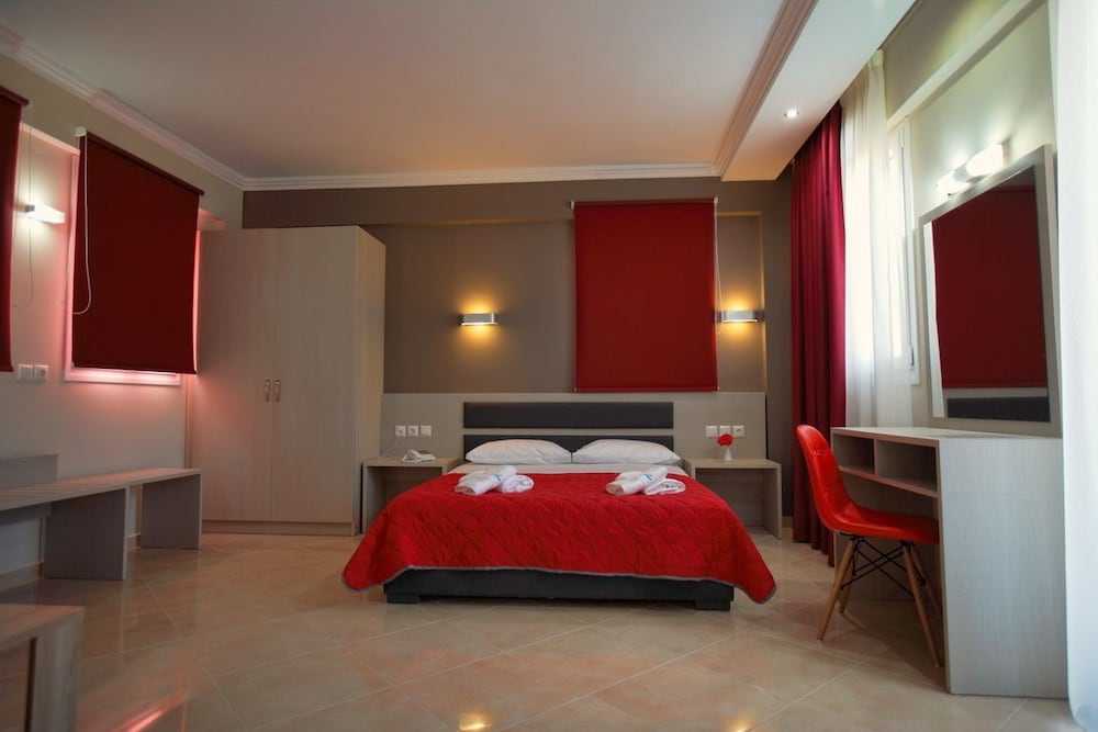 Фото Sun & Sea Luxury Hotel