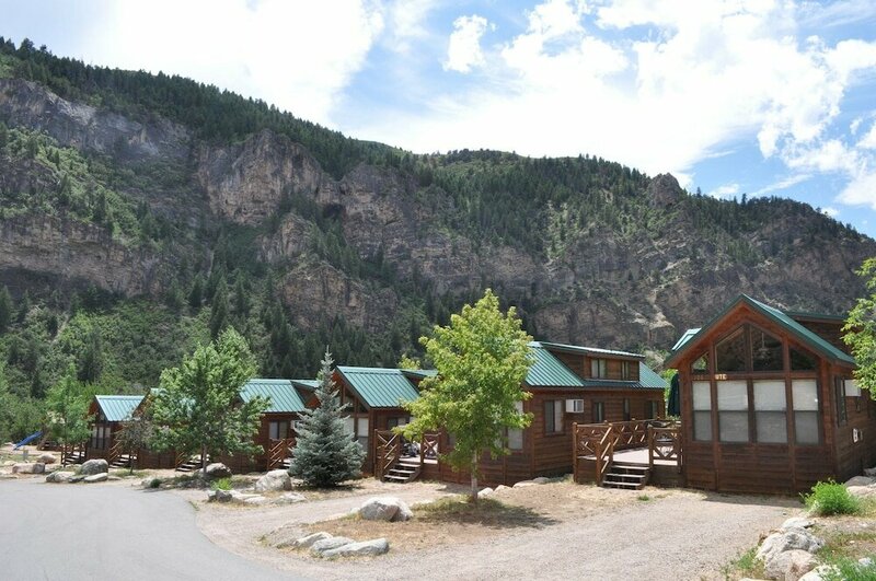 Гостиница Glenwood Canyon Resort