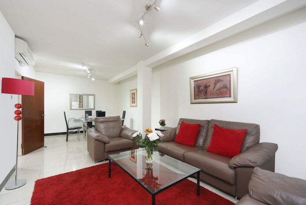 Фото Baker Street Suites