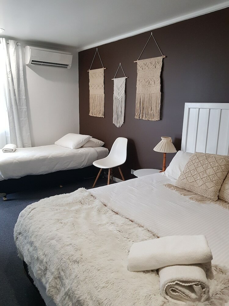 Фото Town House Motor Inn