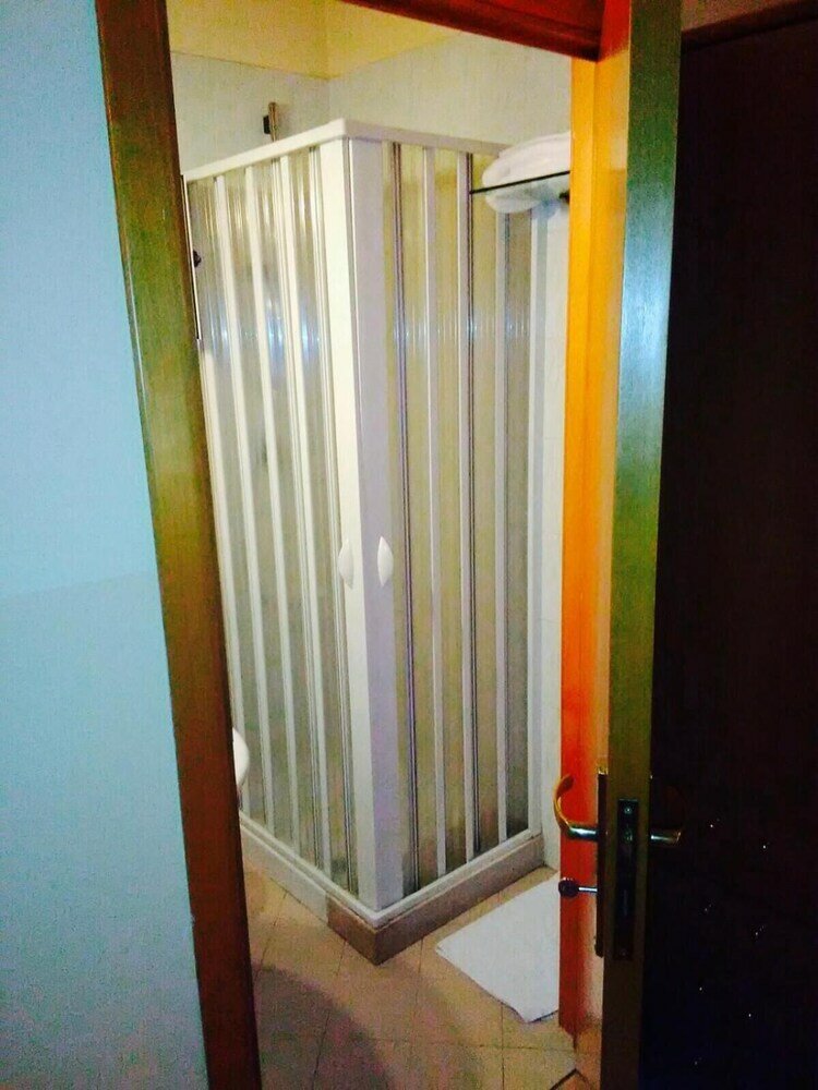 Фото Room Economy