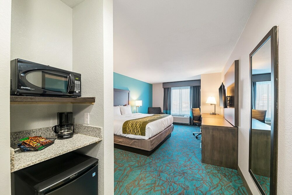 Фото Comfort Inn & Suites Oklahoma City near Bricktown