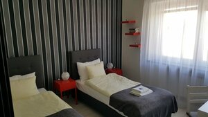 7th Room Guest House (Lesser Poland Voivodeship, Powiat Oświęcimski, Oświęcim, ulica Obozowa, 22), hotel