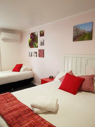 Гостиница Town House Motor Inn