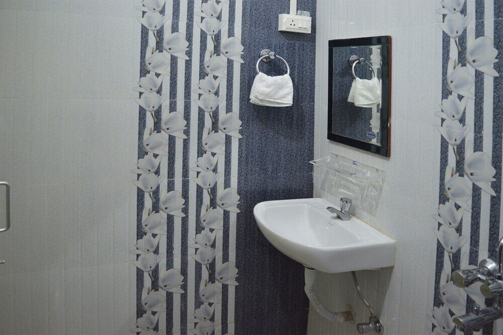 Фото Oyo 10180 Hotel Value