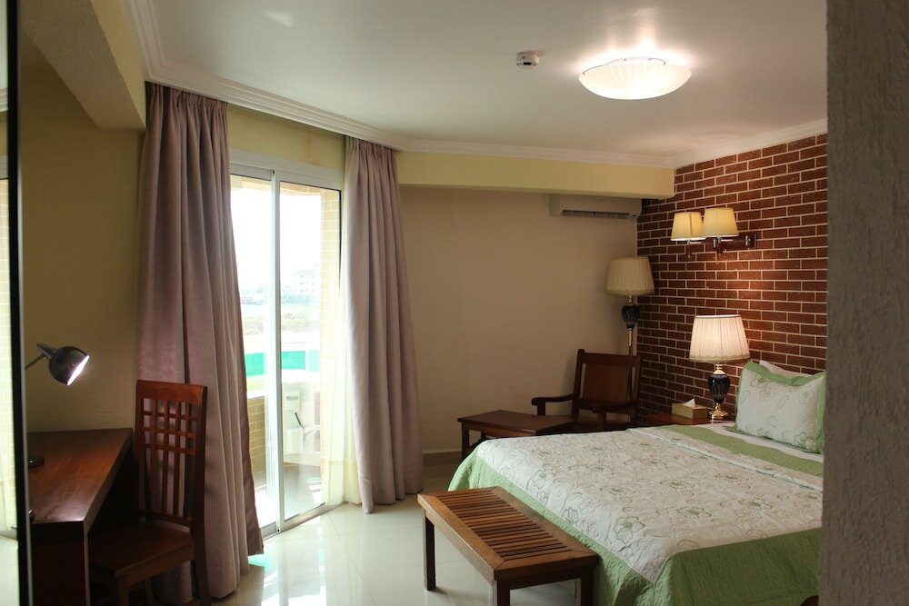 Фото Adamaoua Grand Hotel